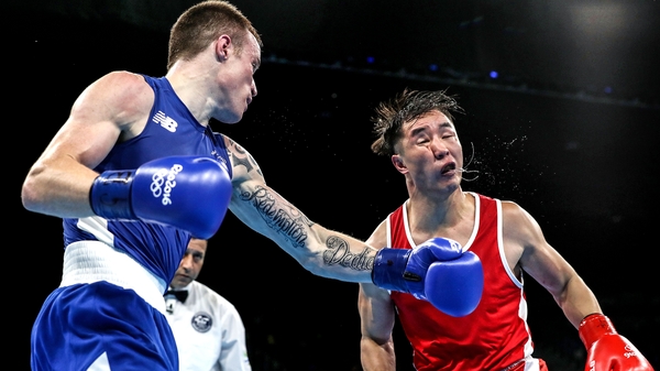 Steven Donnelly is through to the quarter-finals of the men's welterweight