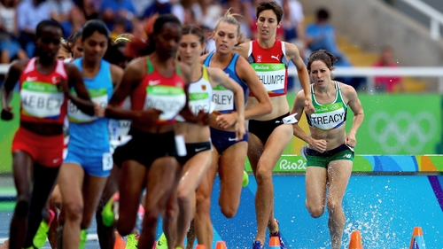 Sara Treacy sitting at the back of the field in the 3000m steeplechase final