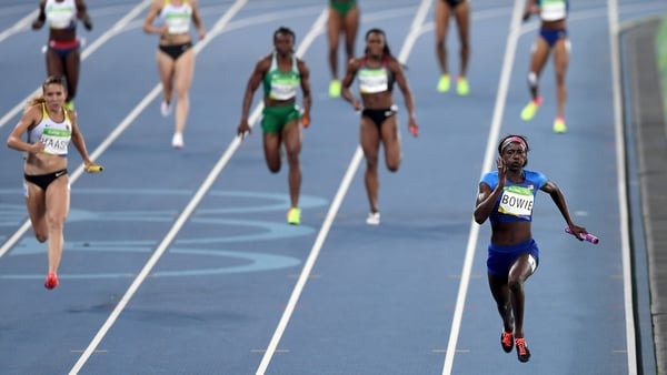 Tori Bowie pulls clear of the field on the anchor leg