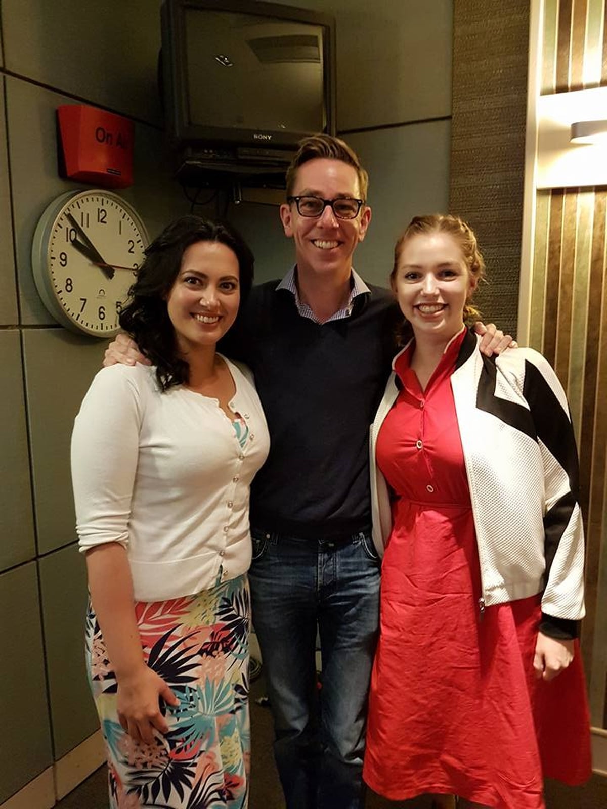 Yasmine Akram & Séana Kerslake - A Date for Mad Mary