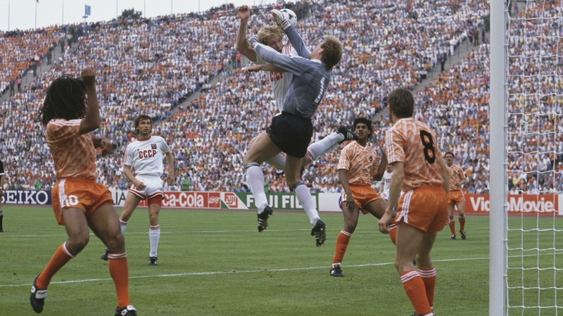 Hans van Breukelen (c) and Ruud Gullit (l) were team-mates when Holland won Euro '88