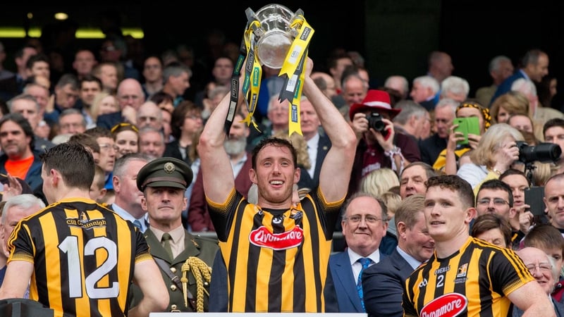 Fennelly lifts the Liam MacCarthy Cup after Kilkenny's 2009 All-Ireland win