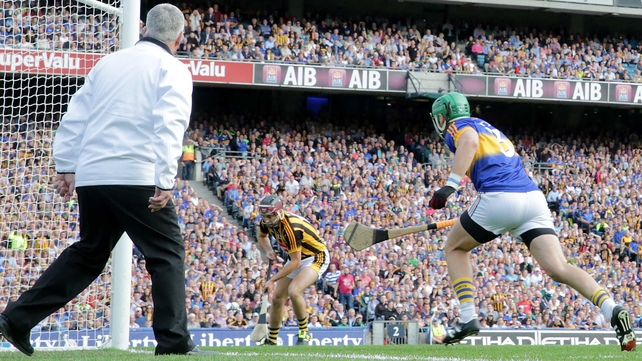 Surprise starter Kevin Kelly would not be denied though. His 41st-minute goal put the Cats two points ahead...