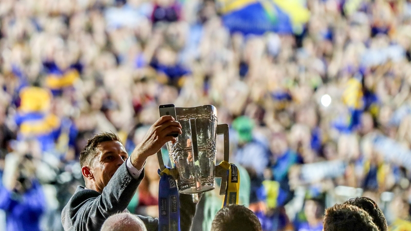 Seamus Callanan takes a selfie with the Liam MacCarthy in front of the crowd at Tipperary's homecoming in Thurles