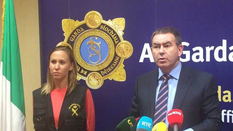 Láithreacha i mBaile Átha Cliath agus sa Spáinn cuardaithe san fhiosrúchán faoi bhuíon Kinahan