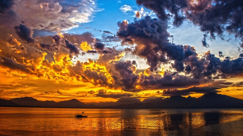 Browse some of the latest offers and deals home and abroad