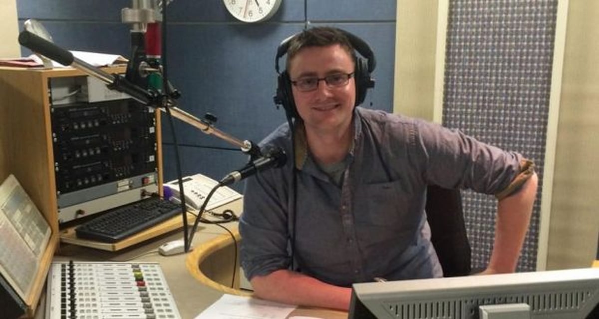 Mícheál Ó Leidhin, Eagraí Polaitíochta, RTÉ Raidió na Gaeltachta.	