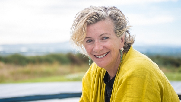 Vivienne De Courcy