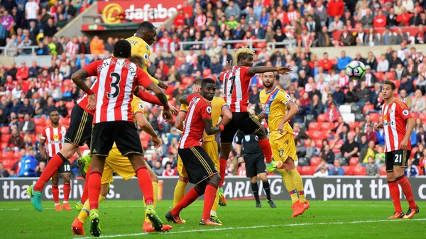 Christain Benteke's late header puts Palace ahead