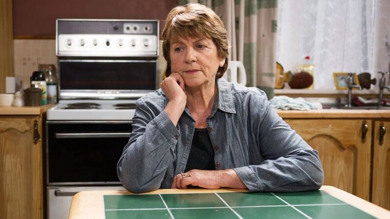 A dejected Máire tries to adapt to life on her own