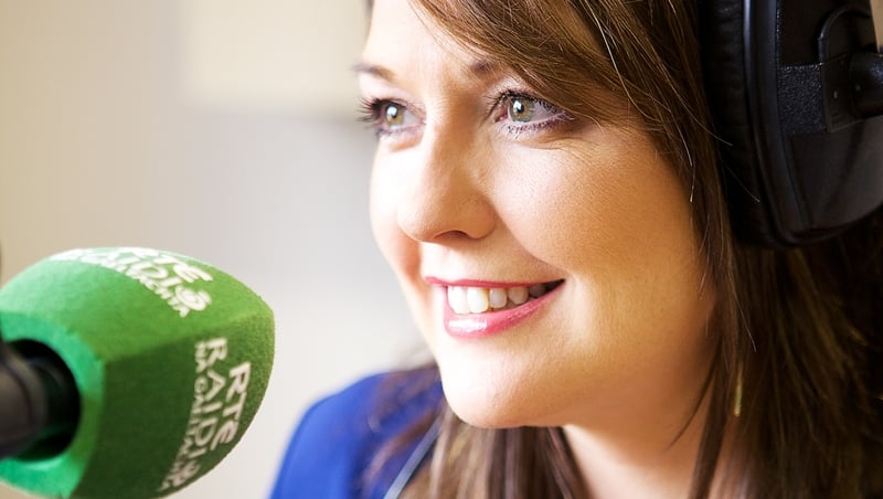 Michelle Nic Grianna, láithreoir Barrscéalta