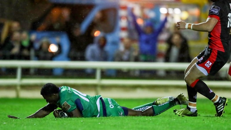 Connacht’s Niyi Adeolokun scores his side's first try