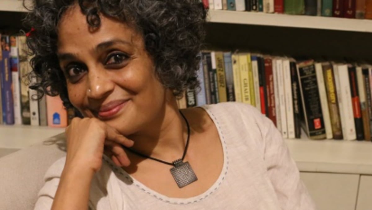 one of India's most celebrated writers, Arundhati Roy, is to be prosecuted for comments she made about the region of Kashmir 14-years ago 