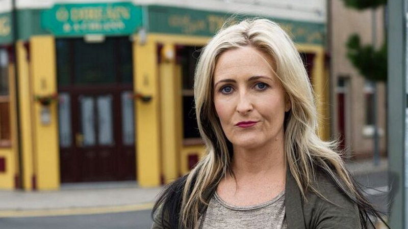 Bobbi Lee is star-struck - or stage-struck certainly - on Ros na Rún.