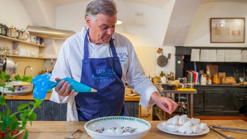 Tune into Lords & Ladles on RTÉ One this Sunday at 6:30pm for some fantastic vintage recipes. Check out a selection of first course, second course and dessert recipes from Hilton Park, Scotshouse, Co Monaghan. Diner du Mercredi le 24 Novembre 1880.