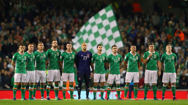 Ireland line up for the national anthem before kick-off