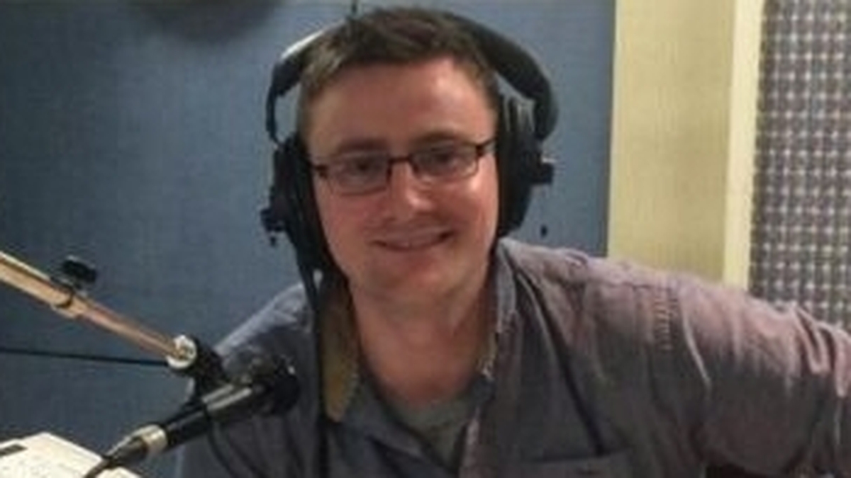 Mícheál Ó Leidhin, Eagraí Polaitíochta RTÉ Raidió na Gaeltachta.       