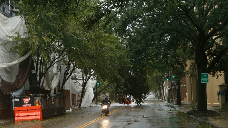 In South Carolina 433,000 were left without electricity