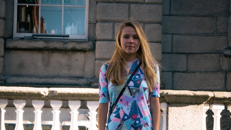 Street Style Ireland have been busy snapping up the best of Ireland's autumnal style this October. This week we're checking out some of the colourful and cosy looks from print dresses to glamorous glasses.