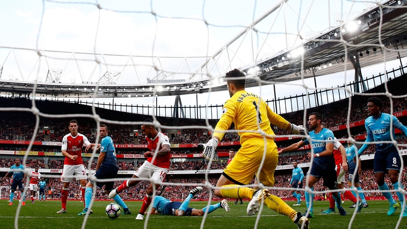 Theo Walcott scores Arsenal's second