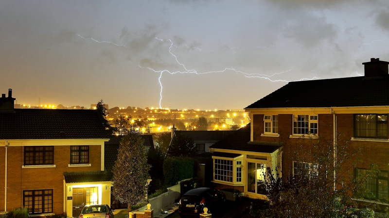Lightning strikes in Co Waterford (Pic: Noel Browne)