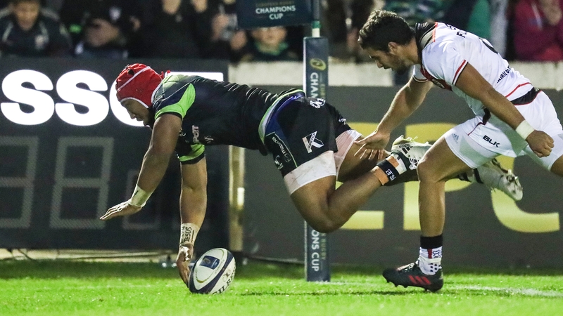 Bundee Aki scores Connacht's third try