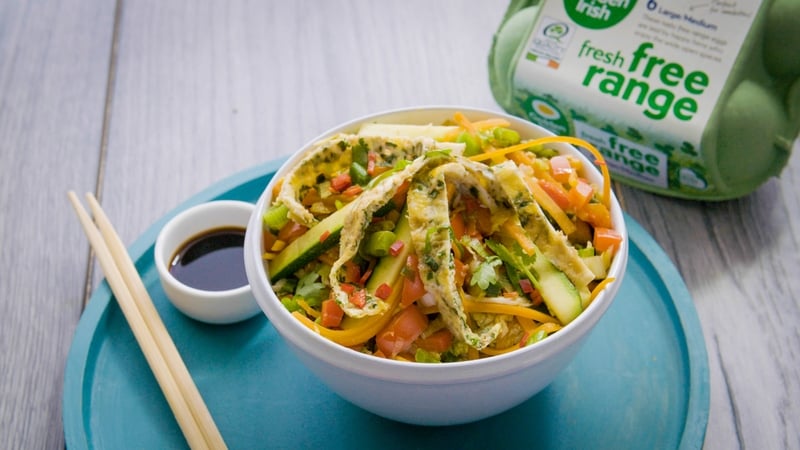 We're egg-static to share this healthy, quick and easy Omelette Stir Fry!