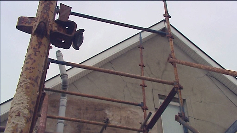 Tuairisc nua faoi thithe a tógadh le míoca