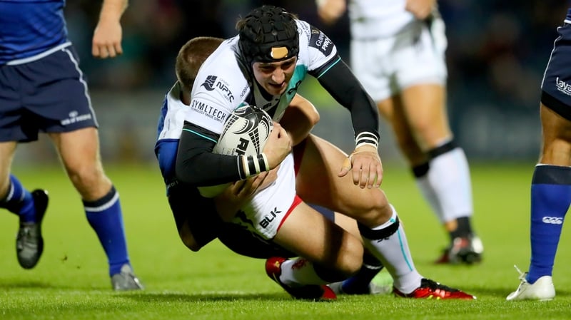 Sam Davies in action for Ospreys against Leinster