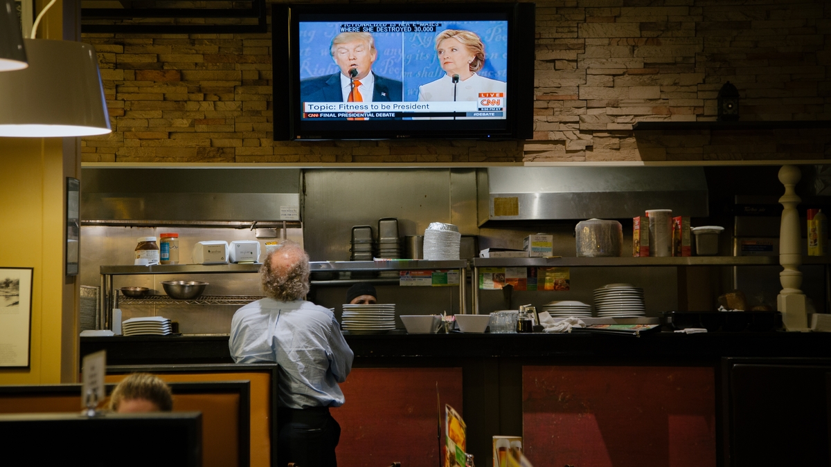 Who won the final debate?