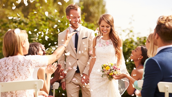 Can you get away with not giving a wedding gift?