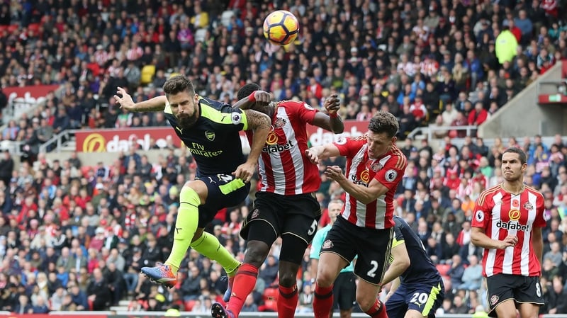 Oliver Giroud of Arsenal scores his second goal