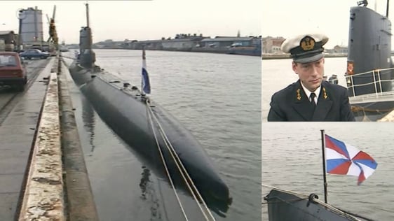Dutch Submarine (Zeehond) in Dublin Port (1986)