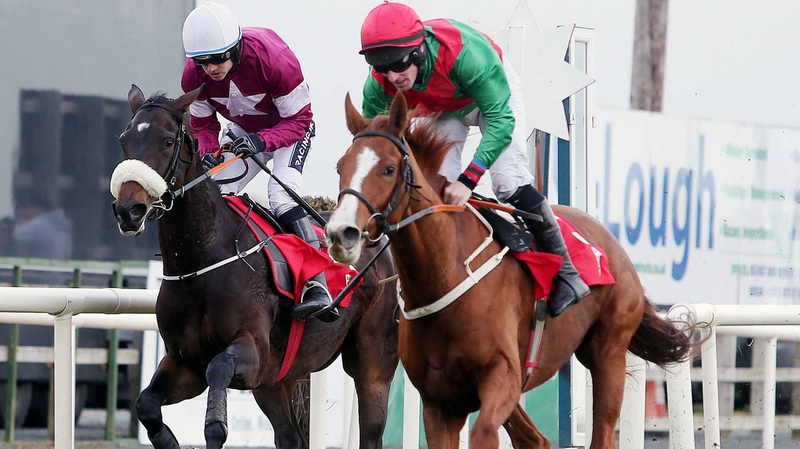 Rahsaan ridden by Sean Flanagan (right) beats Apple's Jade ridden by Ruby Walsh to win