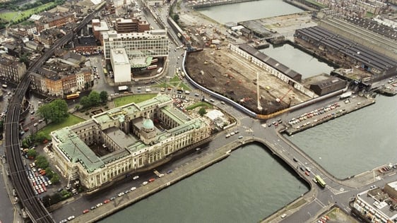 Custom House Docks (1986)