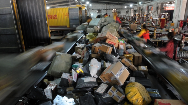 The Singles' Day shopping blitz yesterday brought in a record 268.4 billion yuan ($38.38 billion) in sales