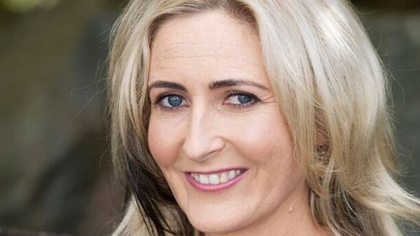 Will Bobbi Lee lip sync that starry path back to fame? On Ros na Rún this week . .