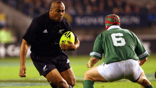 The late, great Jonah Lomu charges down Simon Easterby in a Test at Eden Park