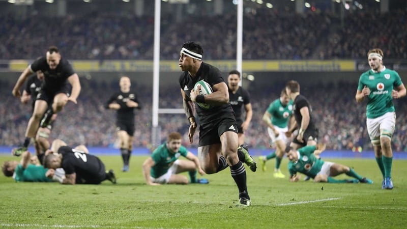 Malakai Fekitoa runs in for the match-clinching try