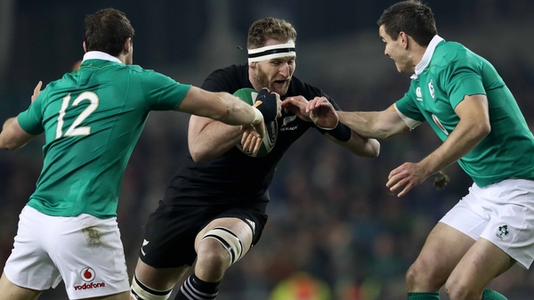 Jonathan Sexton (r) and Robbie Henshaw of Ireland will both miss the Australia game