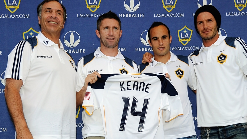 Bruce Arena (L) was Robbie Keane's manager at La Galaxy