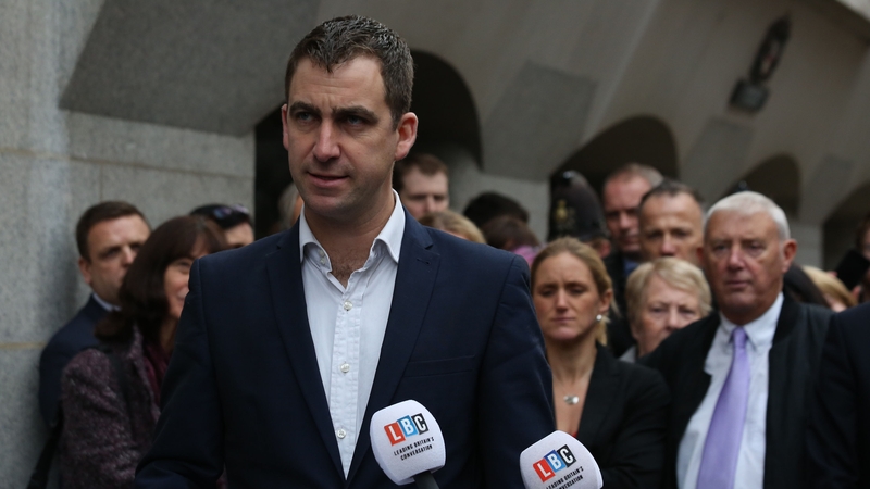 Brendan Cox, baintreach fir Jo Cox a dúnmaraíodh ar an 16ú Meitheamh. Ciontaíodh Thomas Mair sa dúnmharú san Old Baily inniu