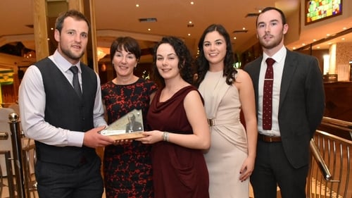 Michael Murphy le muintir Mhic Géidigh - Dolores, Póilín, Éadaoin agus Dónal.