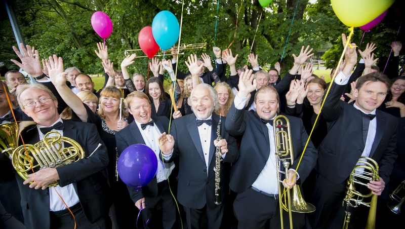 RTÉ Concert Orchestra with oboeist David Agnew, centre