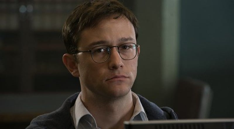 Joseph Gordon-Levitt wants President Obama to pardon Edward Snowden
