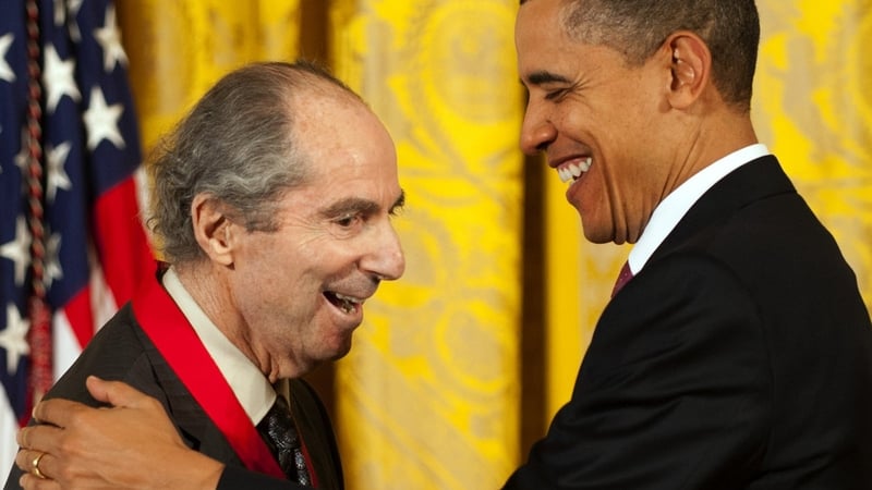 US President Barack Obama presents the National Humanities Medal to Novelist Philip Roth during a ceremony at the White House in 2011. (Jim Watson/AFP/Getty Images)