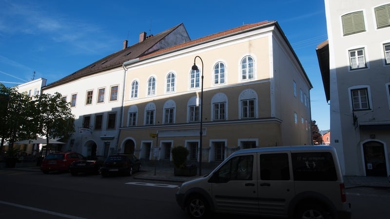 It is not yet clear what will happen with the yellow corner house at 15 Salzburger Vorstadt Street