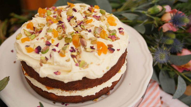 Eva Lawes' Pistachio and Apricot Cake