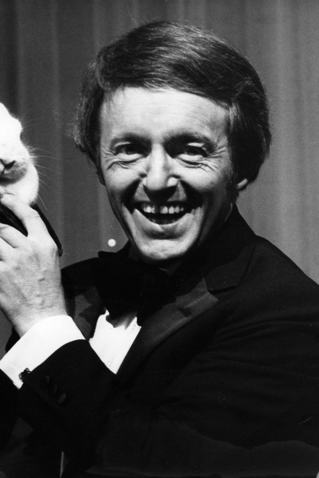 Paul Daniels (77), magician, died March 17, 2016