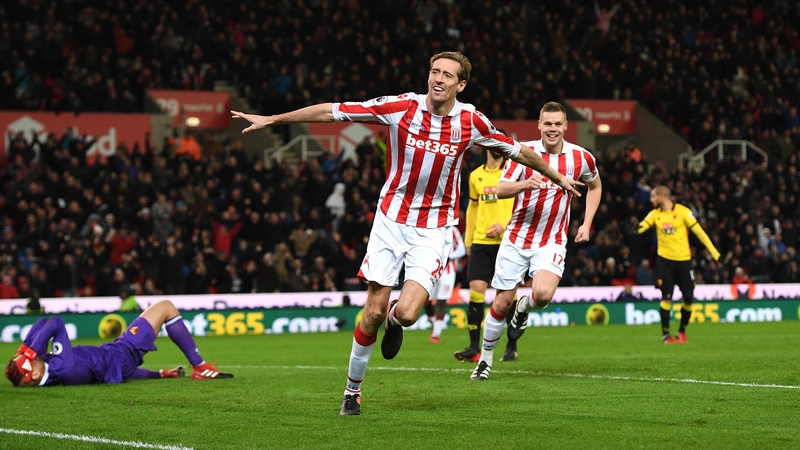 Peter Crouch celebrates his 49th minute strike